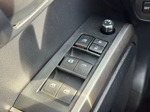 Used 2018 Toyota Tacoma SR5 image 22