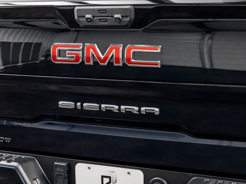 Used 2024 GMC Sierra 1500 AT4 w/ Technology Package AWD/4WD image 20