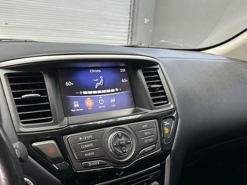 Used 2020 Nissan Pathfinder SV FWD image 20