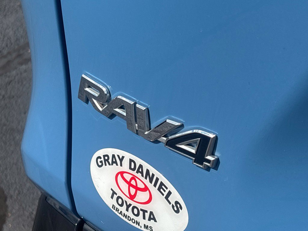 Used 2022 Toyota RAV4 XSE AWD/4WD image 35