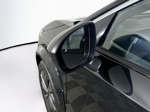 Used 2023 Nissan Ariya FWD image 16