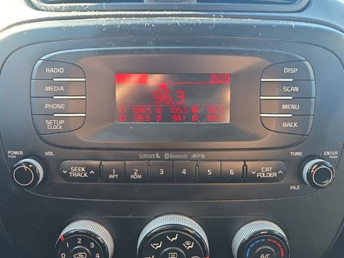 Used 2015 Kia Soul + image 26