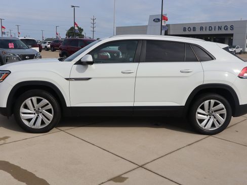 Used 2023 Volkswagen Atlas Cross Sport SE FWD image 9