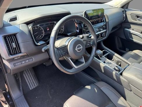 Used 2023 Nissan Pathfinder SL w/ SL Premium Package AWD/4WD image 6