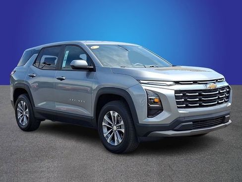 Used 2026 Chevrolet Equinox LT FWD image 3