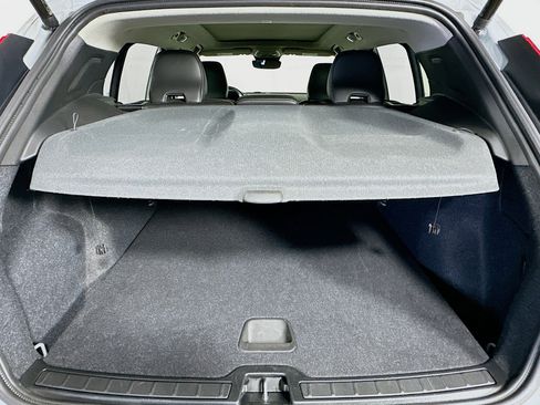 Used 2025 Volvo XC40 B5 Core image 29