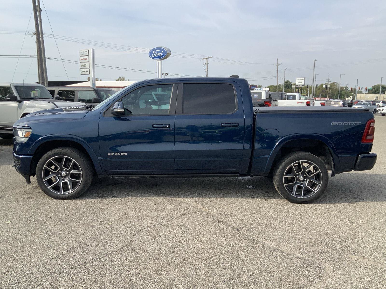 Used 2021 RAM 1500 Laramie AWD/4WD image 5