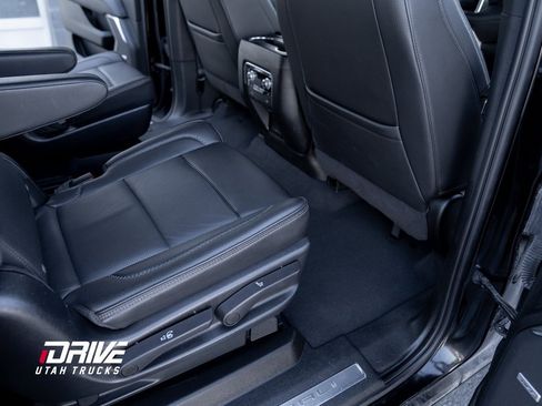 Used 2023 GMC Yukon XL Denali image 24