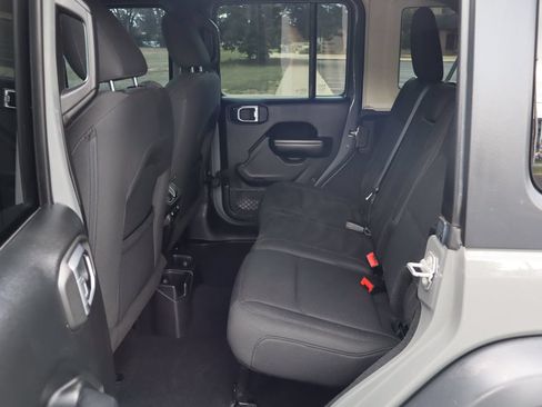 Used 2019 Jeep Wrangler Unlimited Sport S AWD/4WD image 20