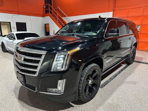Used 2015 Cadillac Escalade ESV Premium image 5
