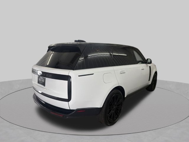 New 2027 Land Rover Range Rover Long Wheelbase SE AWD/4WD image 4