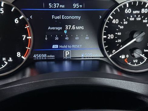 Used 2025 Nissan Altima 2.5 SV FWD image 12