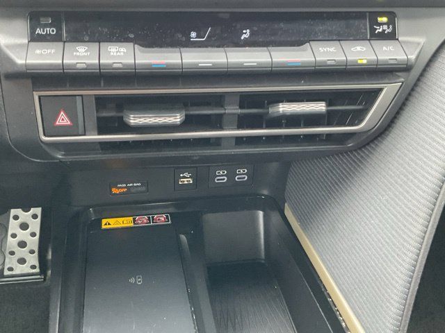 Used 2025 Toyota Camry SE FWD image 26
