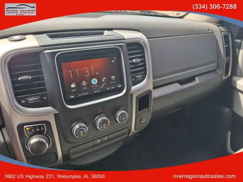 Used 2017 RAM 1500 Classic SLT image 10
