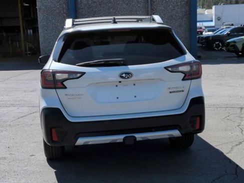 Used 2022 Subaru Outback Touring XT AWD/4WD image 7
