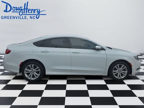 Used 2017 Chrysler 200 Limited Platinum w/ Comfort & Convenience Group FWD image 6