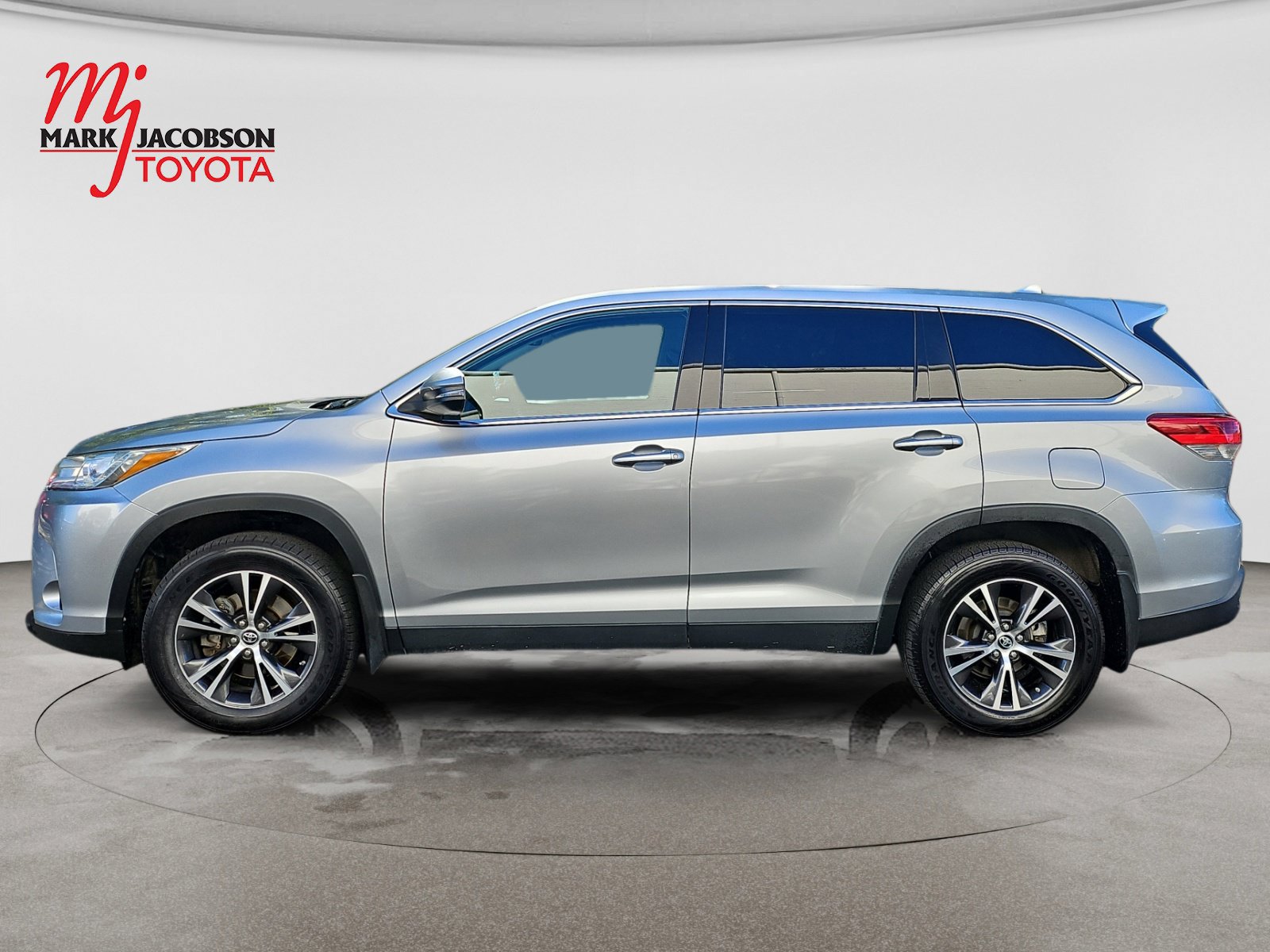 Used 2019 Toyota Highlander Plus AWD/4WD image 13