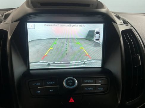 Used 2018 Ford Escape SE w/ Ford Safe & Smart Package AWD/4WD image 14