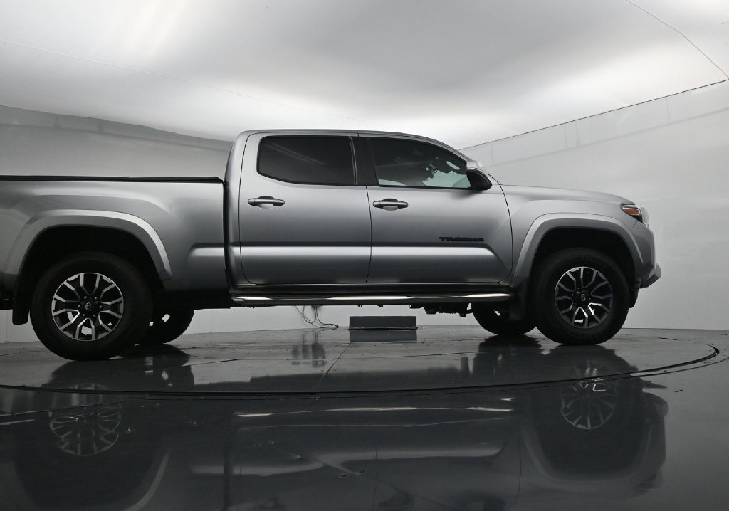 Used 2022 Toyota Tacoma TRD Sport AWD/4WD image 38