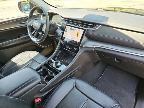 Used 2023 Jeep Grand Cherokee Limited w/ Luxury Tech Group II AWD/4WD image 14