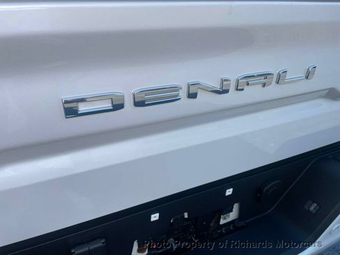 Used 2023 GMC Sierra 1500 Denali Ultimate AWD/4WD image 7