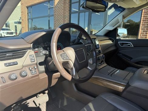 Used 2019 GMC Yukon Denali image 17