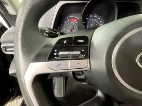 Used 2021 Hyundai Elantra SE FWD image 22