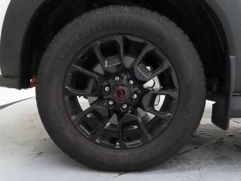 Used 2025 Nissan Armada PRO-4X image 28