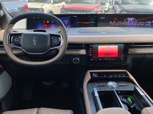 New 2026 Lincoln Navigator L Black Label AWD/4WD image 6