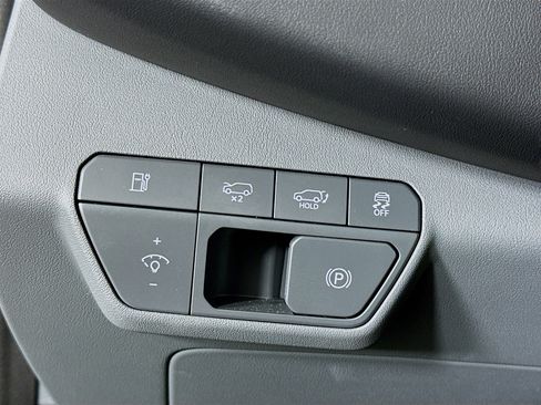 Used 2024 Kia EV9 Light Long Range RWD image 17