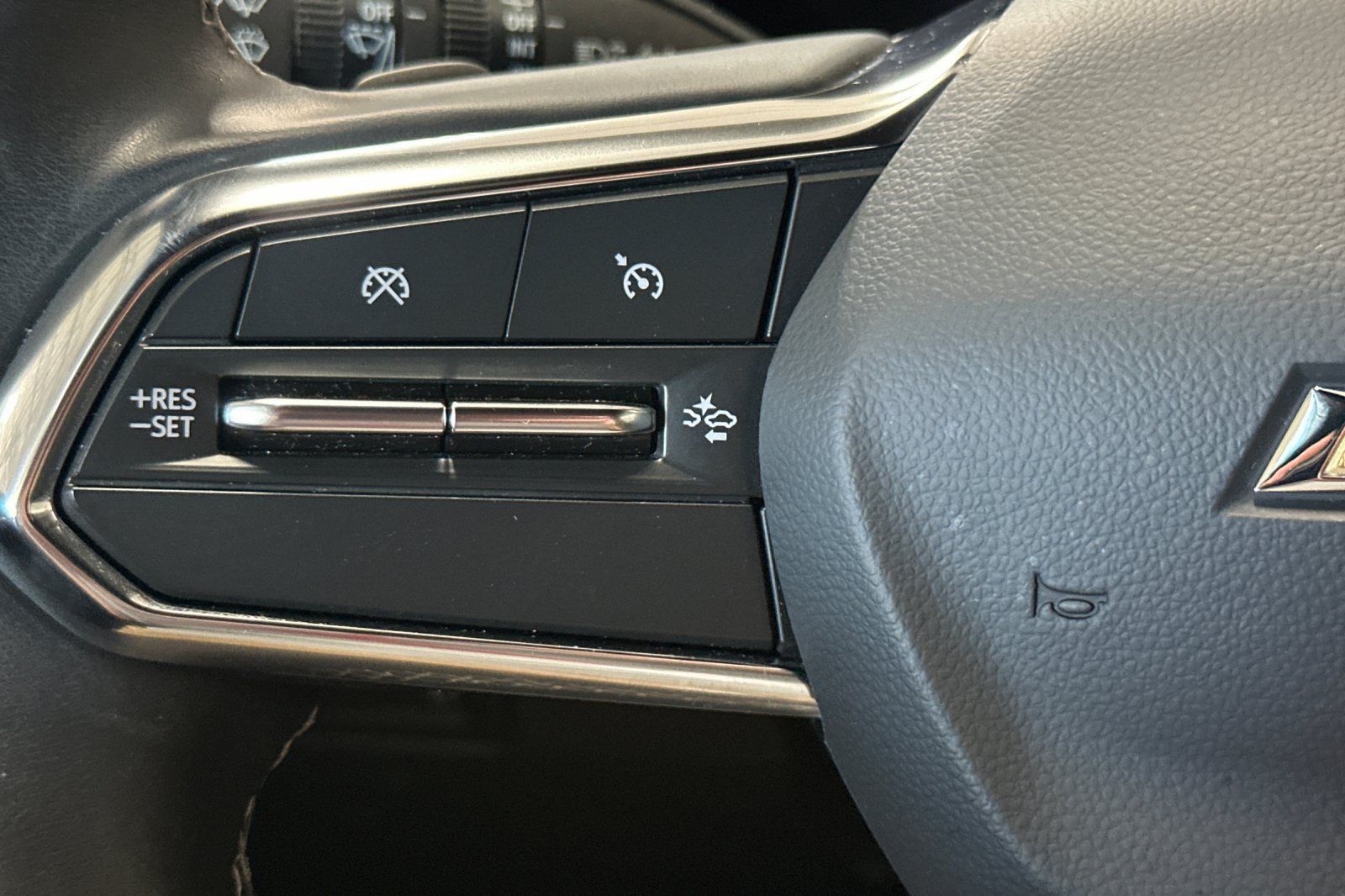 Used 2024 Chevrolet Equinox EV LT FWD image 35