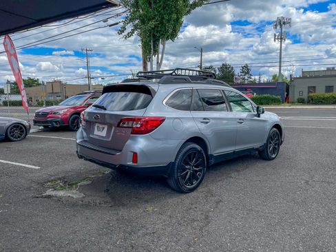 Used 2017 Subaru Outback 2.5i Limited AWD/4WD image 5
