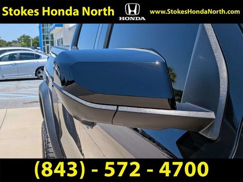 Used 2026 Chevrolet Colorado ZR2 w/ Technology Package AWD/4WD image 14