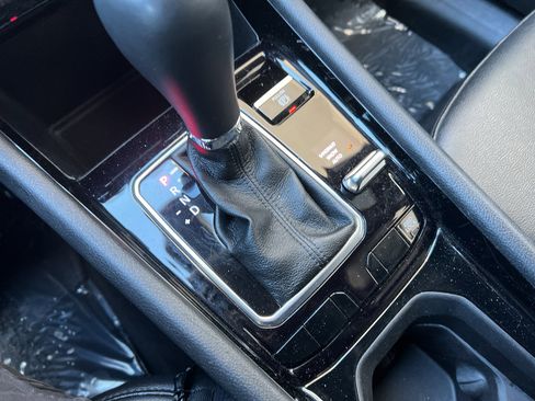 Used 2024 Jeep Compass Limited image 23