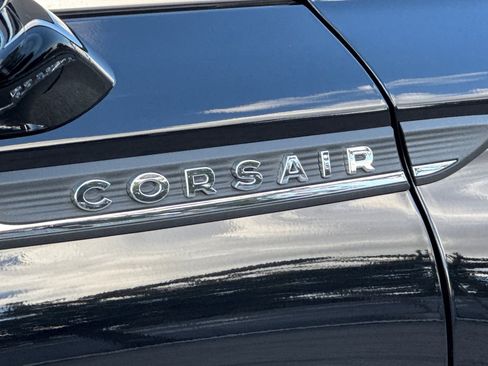Used 2025 Lincoln Corsair FWD w/ Equipment Group 101A image 27