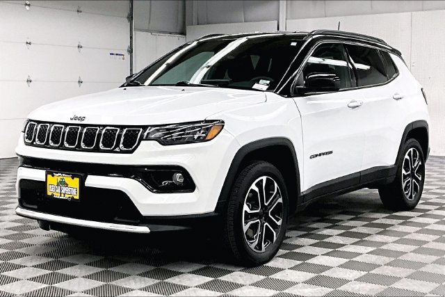 Used 2024 Jeep Compass Limited AWD/4WD image 12