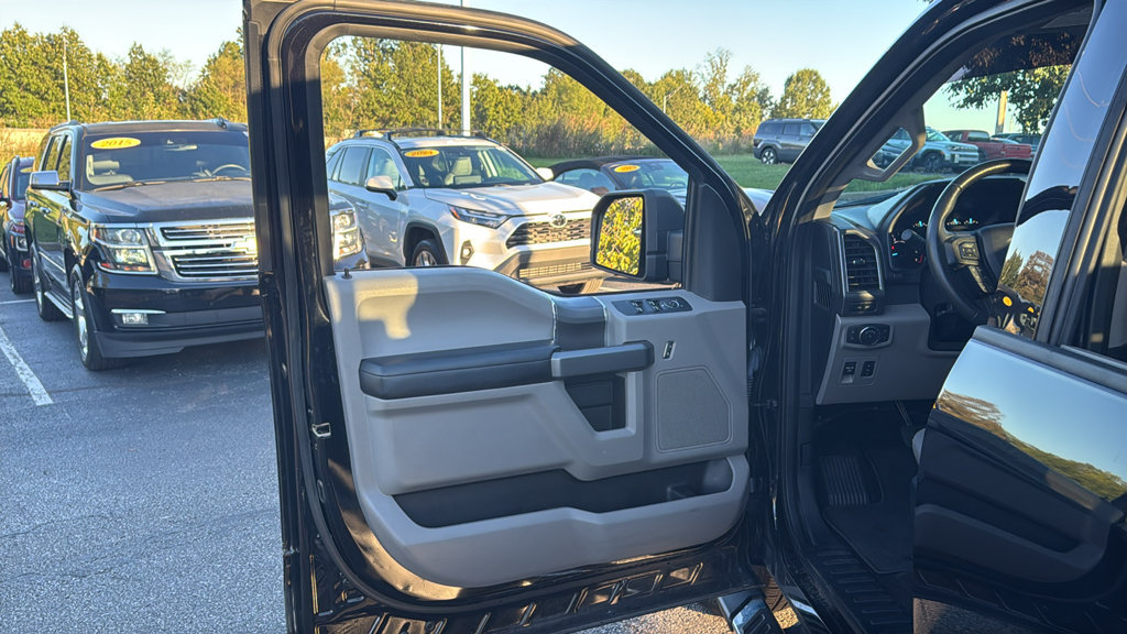 Used 2020 Ford F150 XLT w/ Equipment Group 302A Luxury AWD/4WD image 15