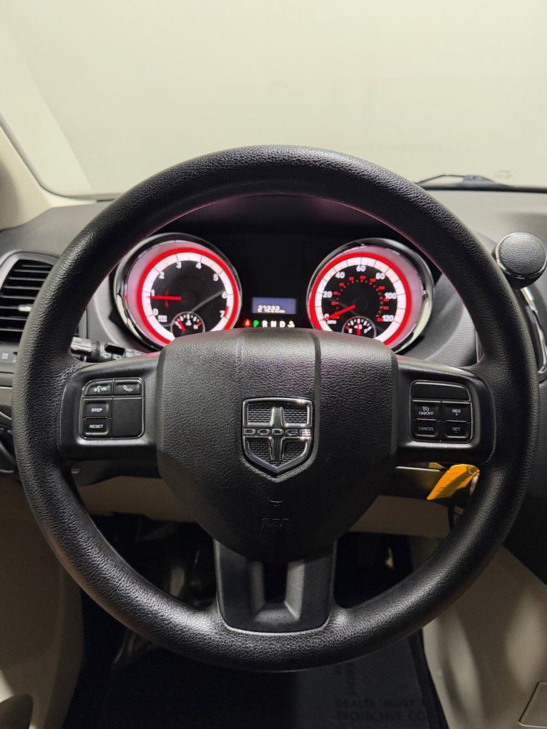 Used 2018 Dodge Grand Caravan SE w/ UConnect Hands-Free Group FWD image 16
