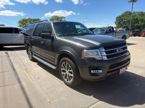 Used 2015 Ford Expedition EL XLT w/ Equipment Group 202A AWD/4WD image 2