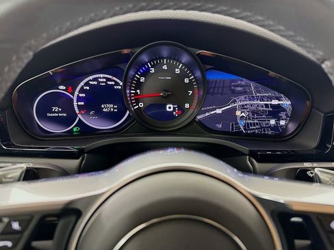 Certified 2023 Porsche Cayenne AWD/4WD image 16