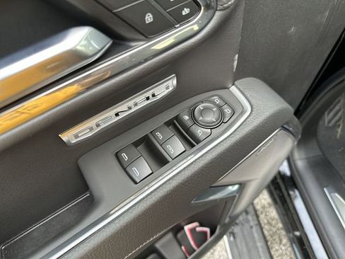 New 2025 GMC Sierra 1500 Denali w/ Denali Reserve Package image 17