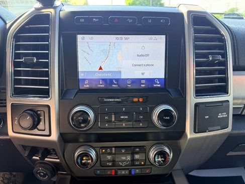 Used 2020 Ford F250 Platinum w/ FX4 Off-Road Package AWD/4WD image 30