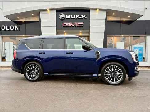 Used 2025 Nissan Armada Platinum Reserve image 1