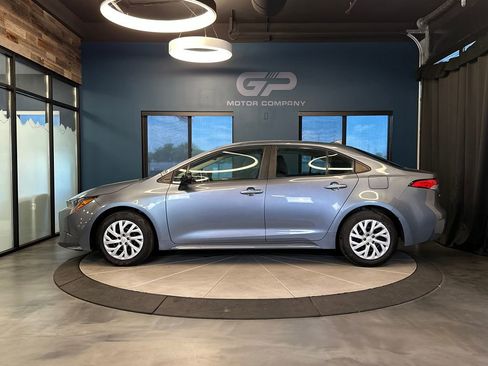Used 2021 Toyota Corolla LE FWD image 6