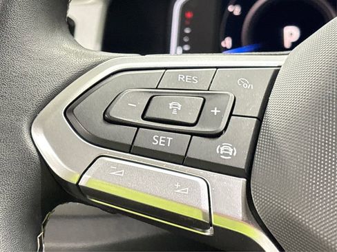 Used 2022 Volkswagen Atlas Cross Sport SE image 29