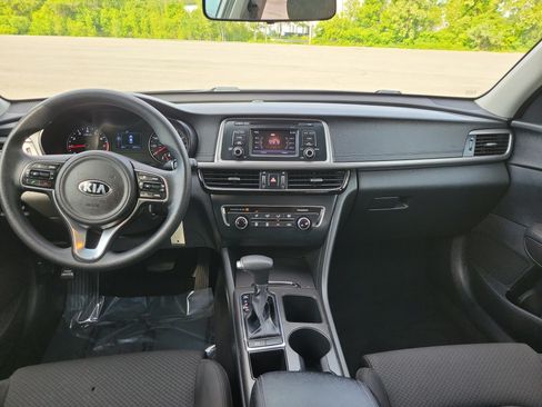Used 2016 Kia Optima LX w/ Option Group 014 FWD image 18