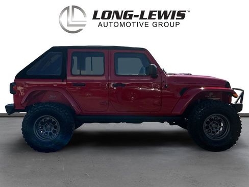 Used 2020 Jeep Wrangler Unlimited Sahara image 8