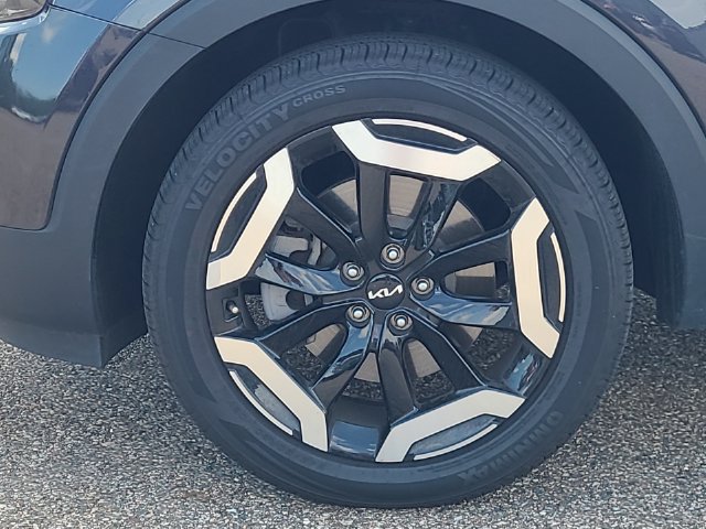 Used 2025 Kia Telluride S FWD image 10