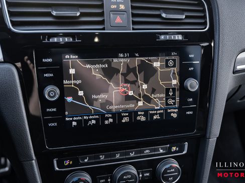 Used 2019 Volkswagen Golf R 4-Door image 22