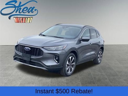 Used 2023 Ford Escape Platinum image 1